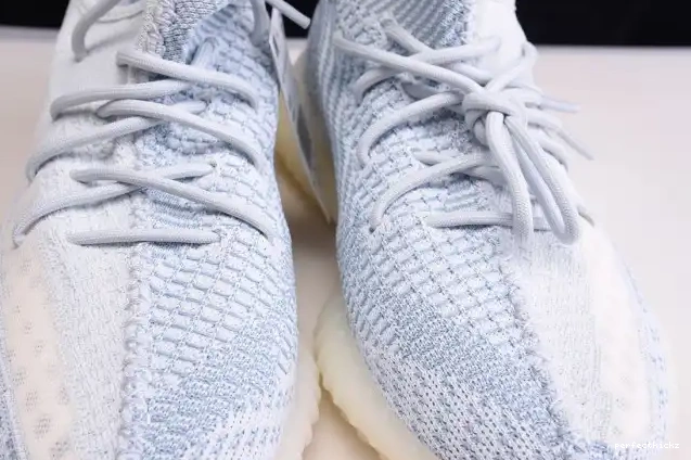 White Yeezy FW3043 Boost Adidas V2 350 Cloud 0516